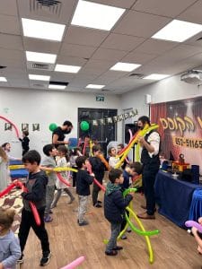 אילון הקוסם ואמן החושים - גלריית תמונות