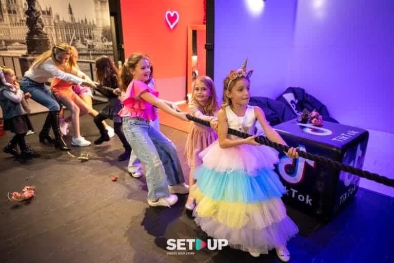 מתחם הטיקטוק ומוזיאון הסלפי Set Up