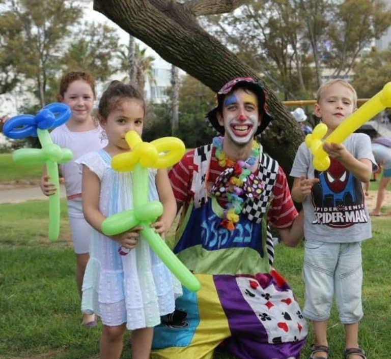 צביקה – ליצן וקוסם לימי הולדת